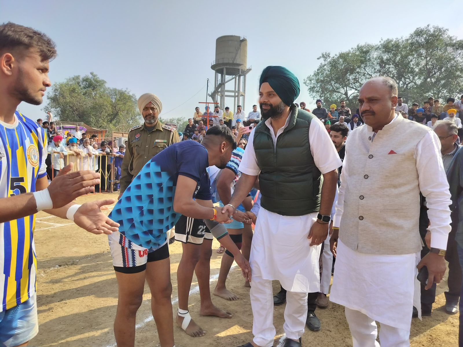 Rupnagar district BJP Rupnagar Ajayveer Singh Lalpura along with his colleagues attended the famous Chinjha Charahan fair of Punjab.